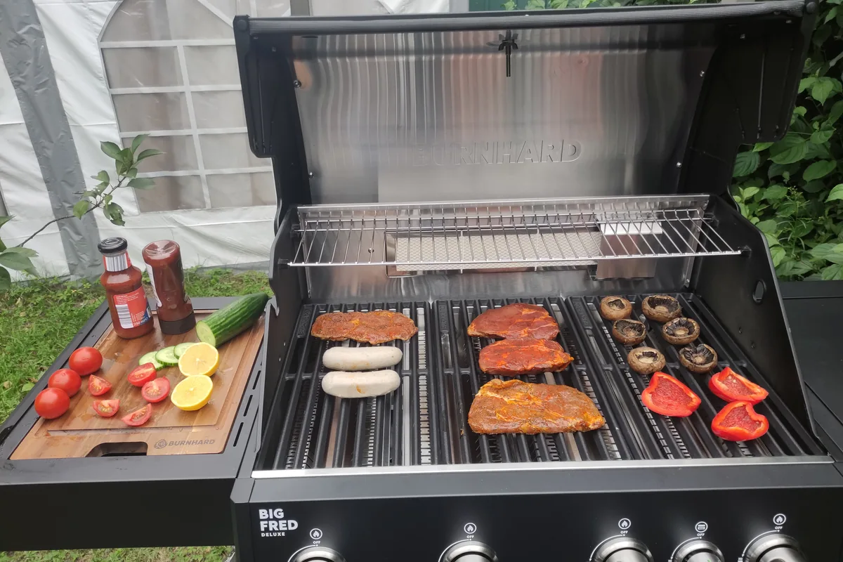 Burnhard Big FRED Deluxe im Test: Vier Wochen mit dem 899-Euro-Gasgrill