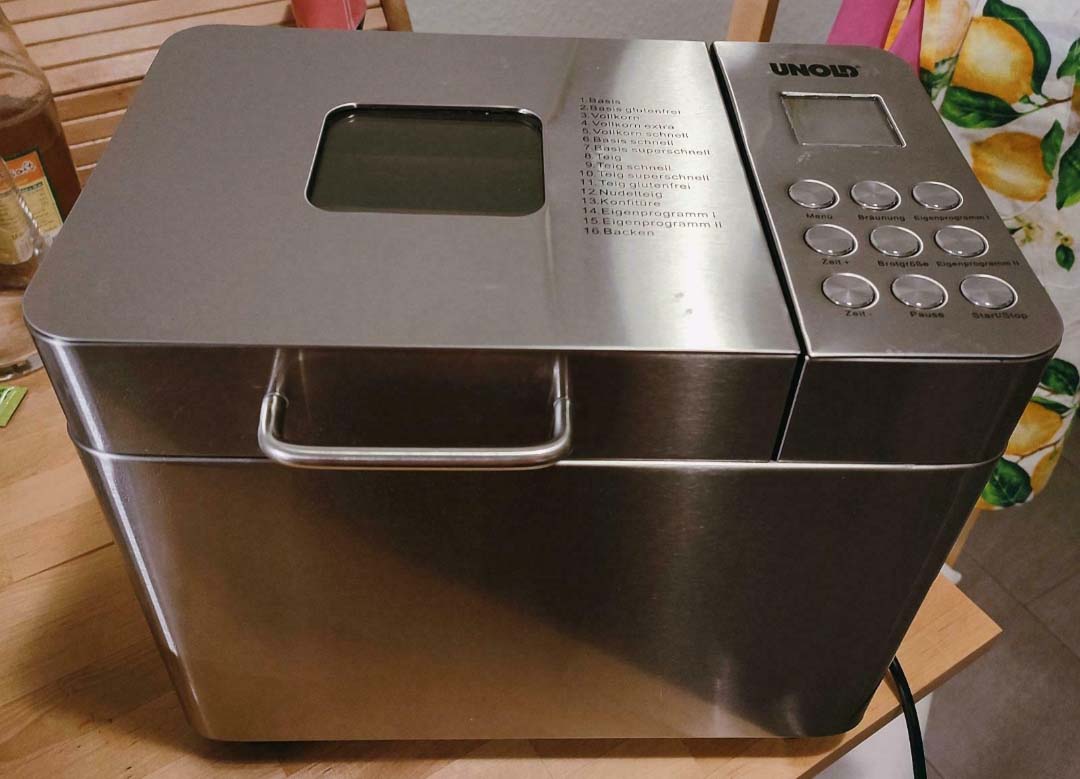 Der Backmeister Edel Brotbackautomat bereit für den Testlauf.