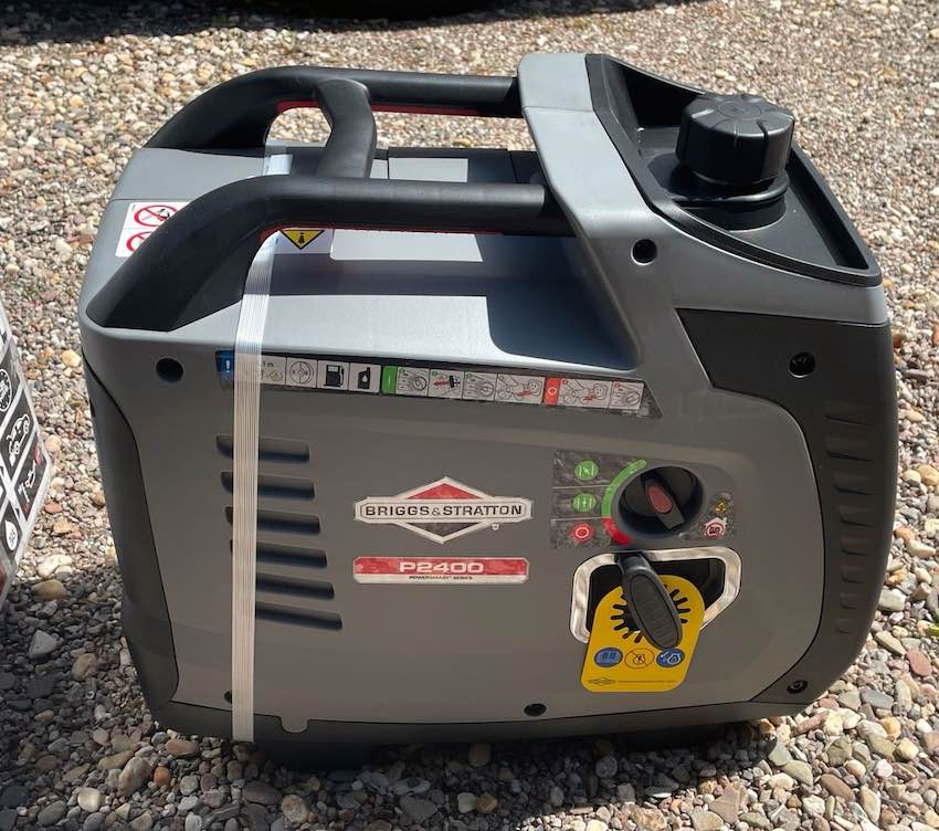 Der Briggs & Stratton 030800 Inverter-Stromerzeuger wurde geliefert.