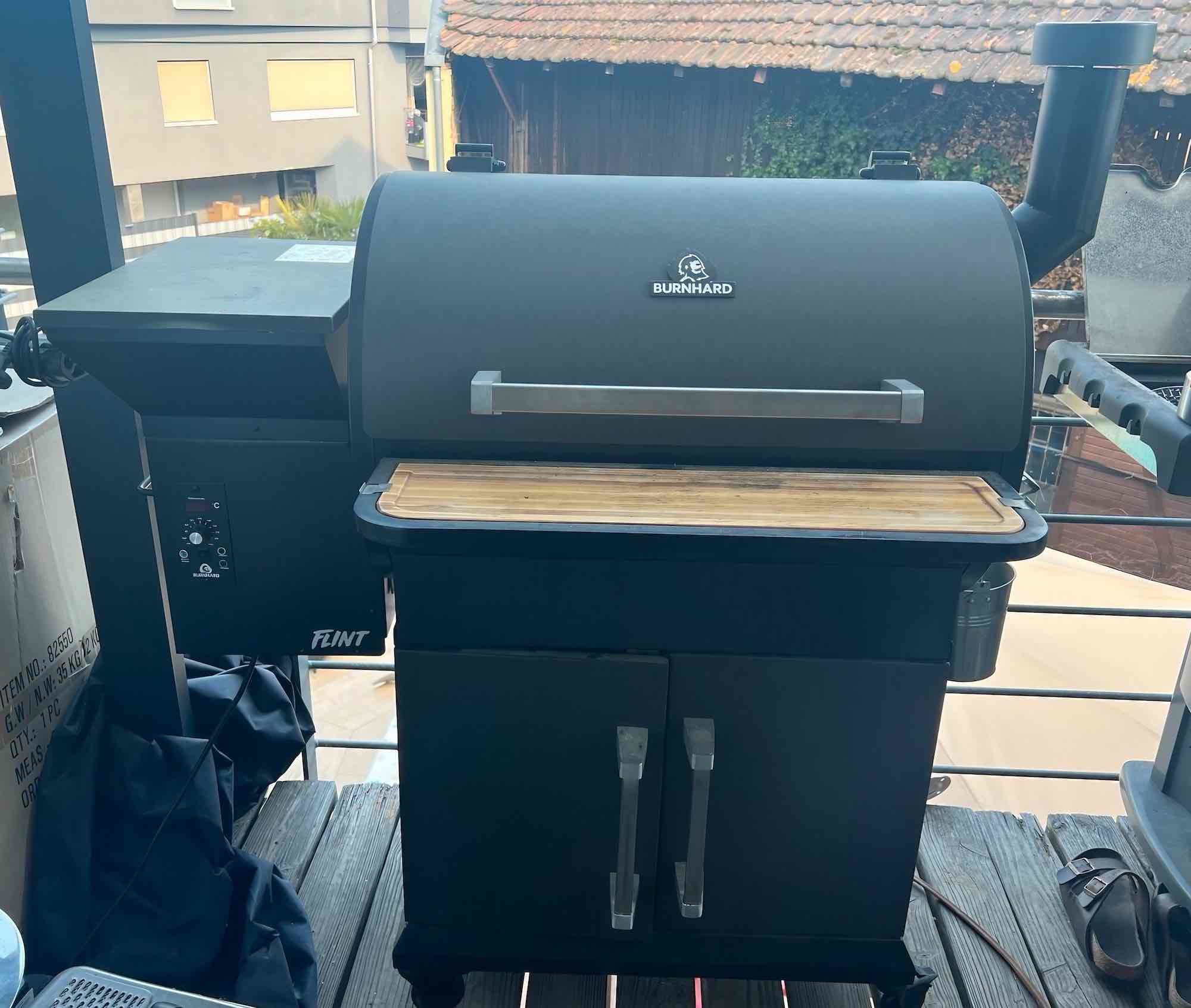 Der Burnhard Flint BBQ Pelletsmoker.