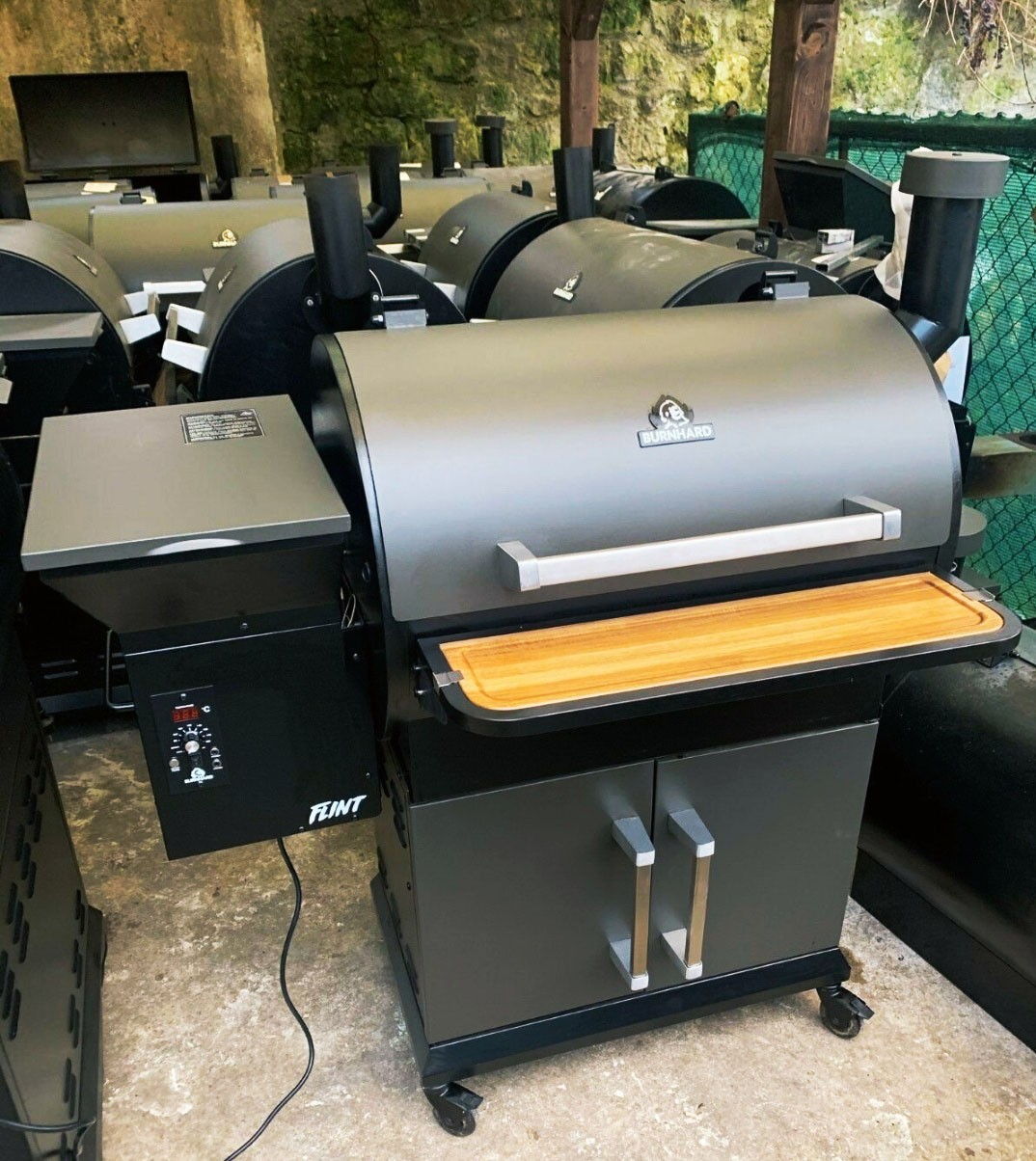 Der Burnhard Flint Pelletsmoker bereit für den Testlauf.