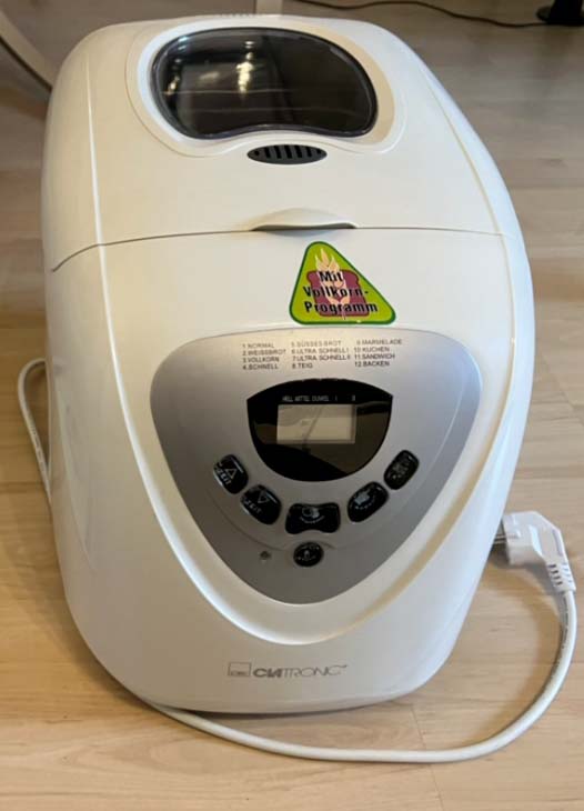 Der Clatronic BBA 3505 Brotbackautomat nach dem Auspacken.