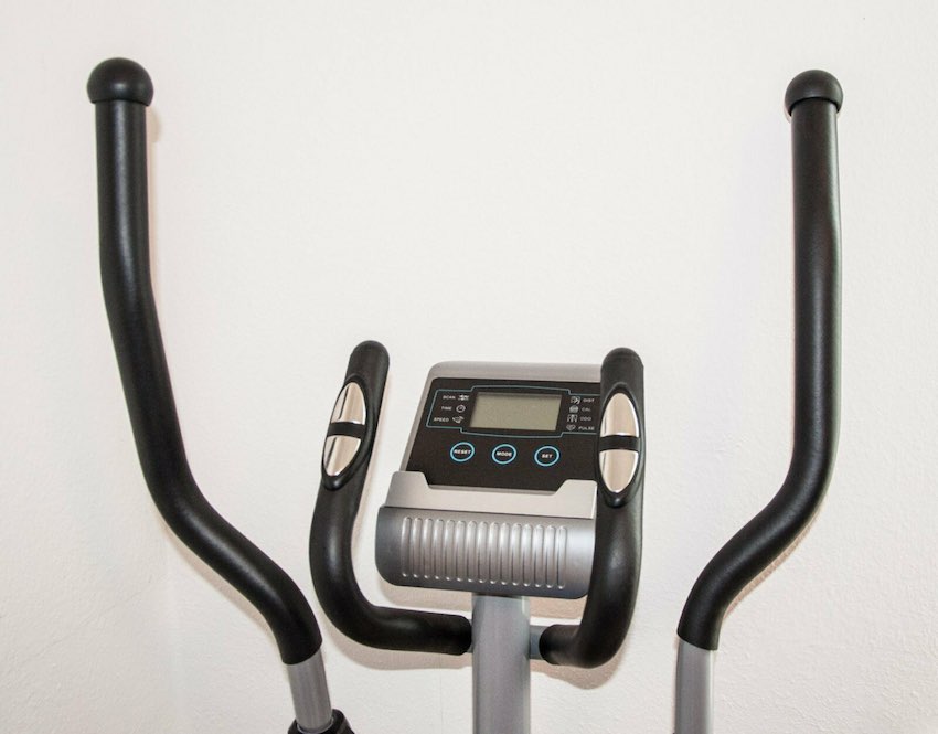Der Enjoy Fit F330 Crosstrainer nach dem Aufbau.