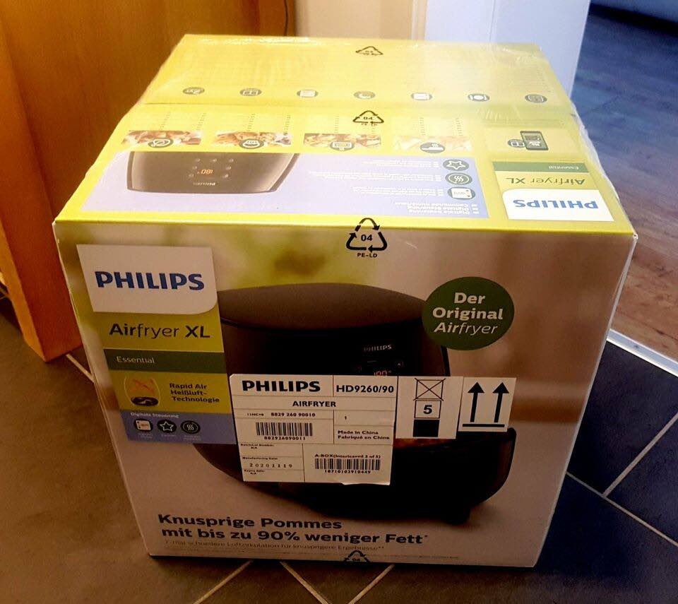 Die Philips HD9260/90 Heißluftfritteuse noch im Karton.