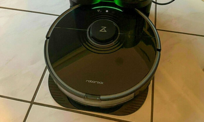 Roborock S7 Der Roborock S7 Saugroboter in der Ladestation.