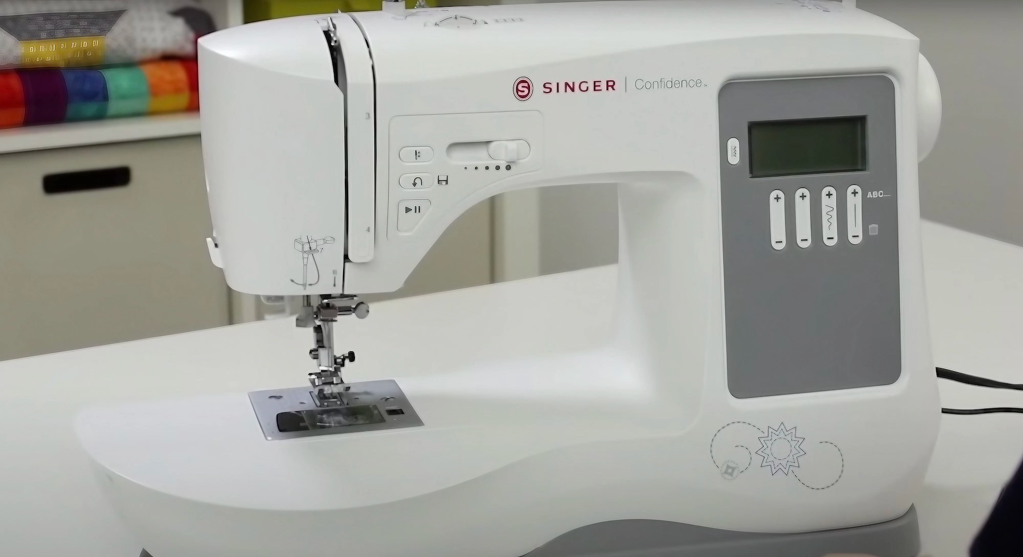 Die Singer Confidence 7640 Nähmaschine.