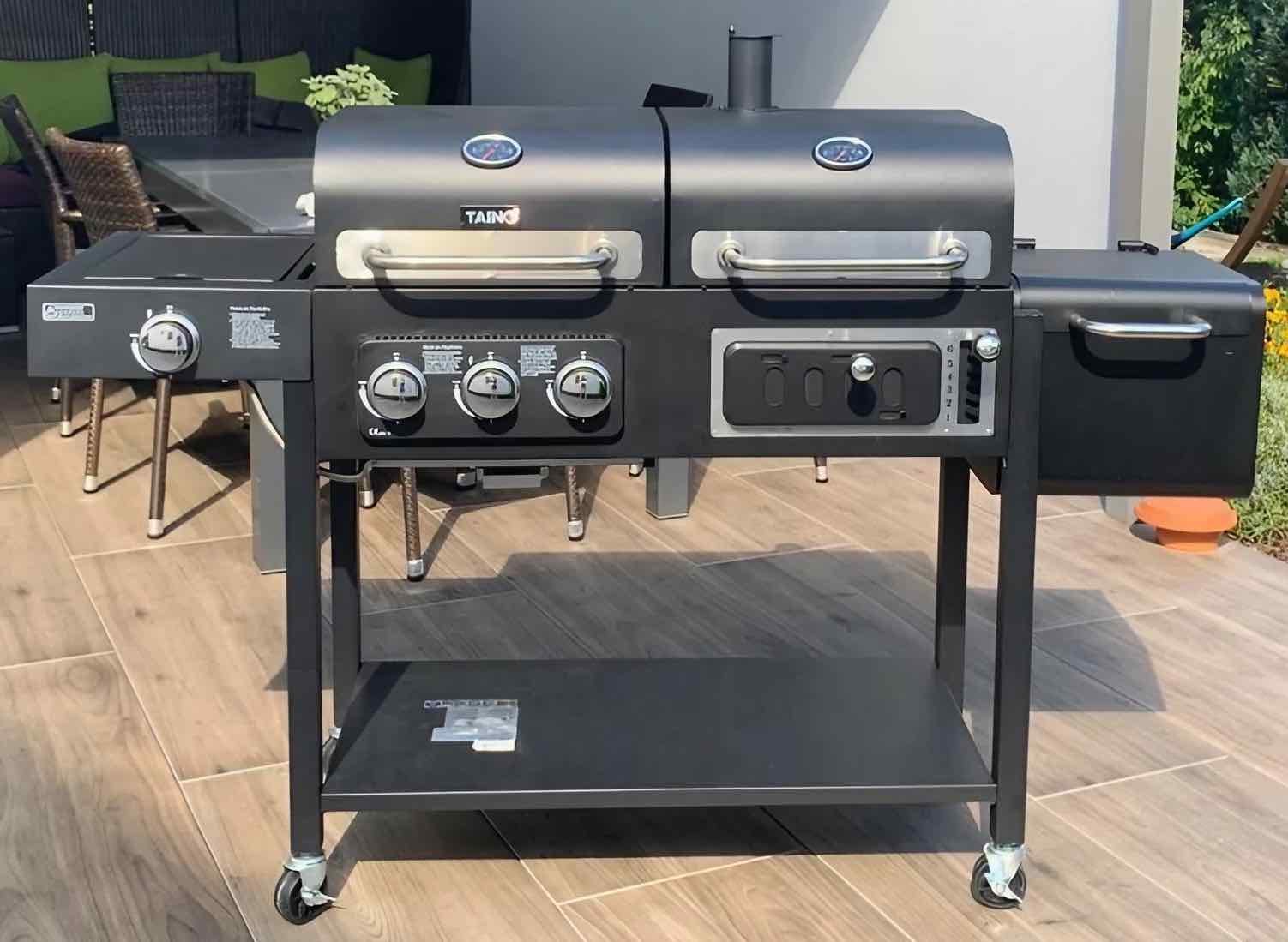 Der Taino Hero Duo BBQ Smoker.