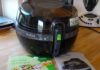 Die Tefal YV9601 ActiFry 2in1 Heißluftfritteuse kommt mit einem Rezeptbuch und deutschsprachiger Bedienungsanleitung.