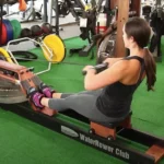 Wasser Rudergerät Vorteile: Deshalb sind sie so beliebt WaterRower-Club-Sport-Rudergeraet-test_clipdrop-enhance