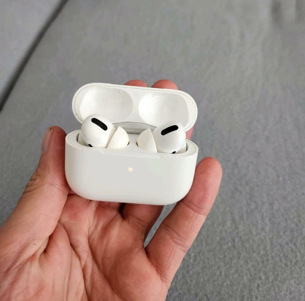 Apple AirPods 2 Pro