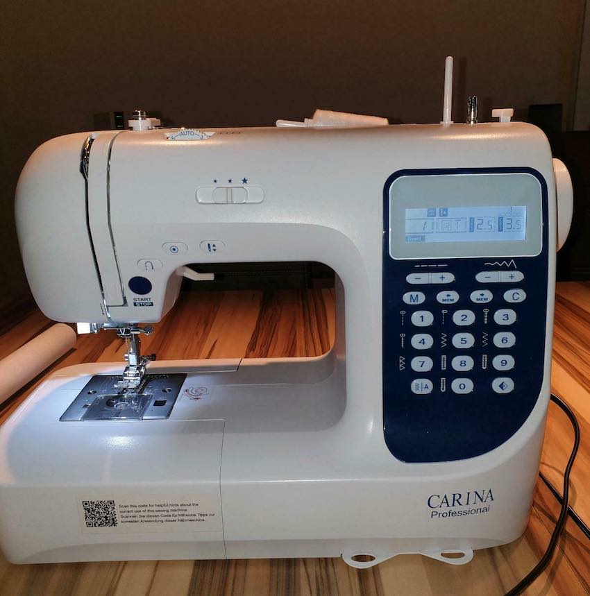 Das neueste Modell der Carina Professional Nähmaschine.