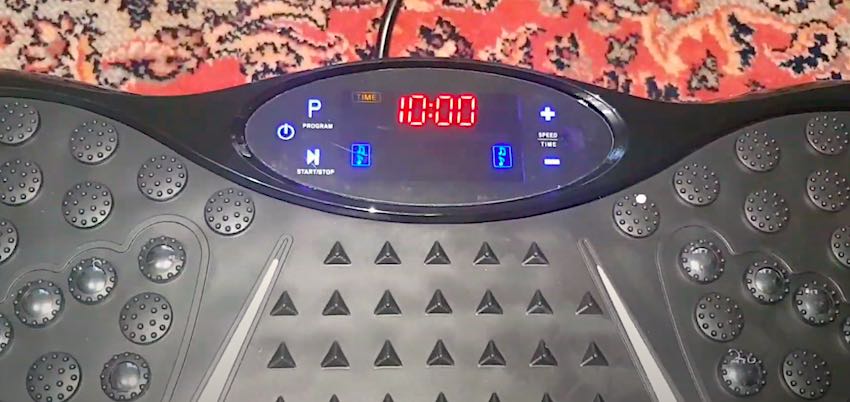 Das LCD-Display der Evoland Fitness 3D Vibrationsplatte.
