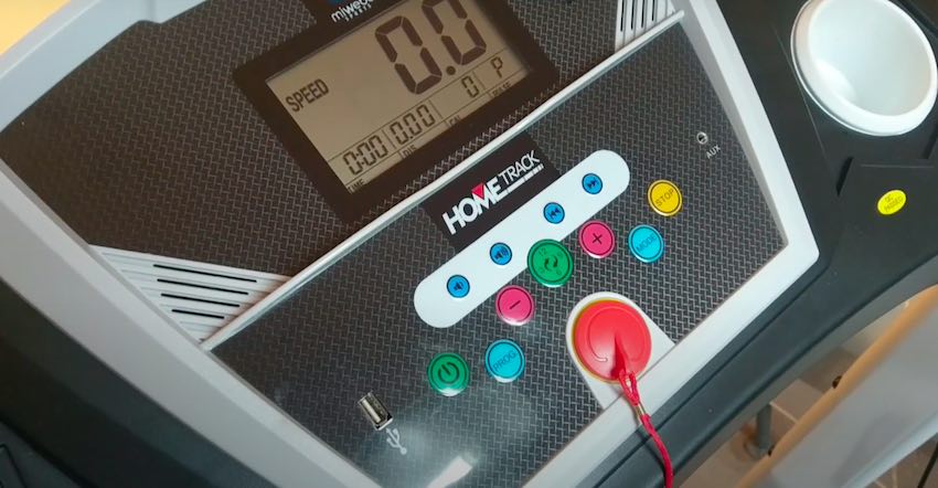 Das übersichtliche LCD-Display des Miweba Sports HT1000F Laufbands verfügt über insgesamt 16 Laufprogramme.