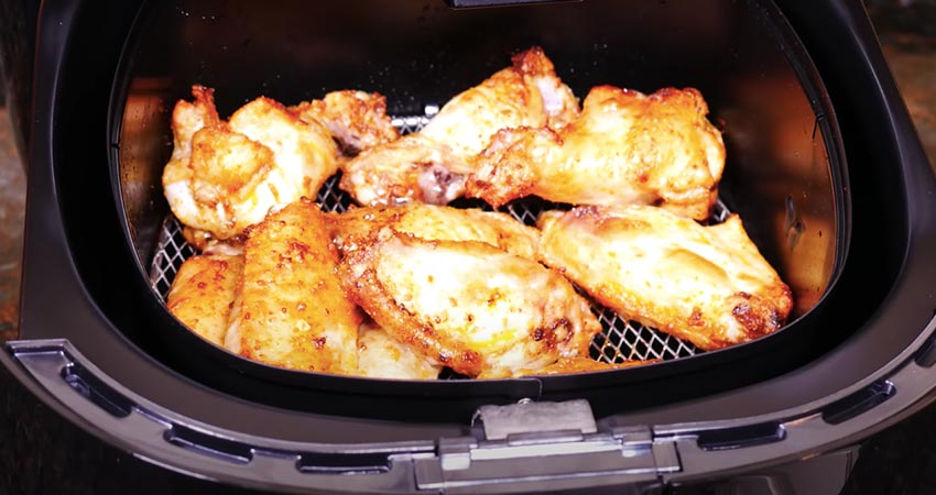Chickenwings aus der Philips HD9220/20 Airfryer Heißluftfritteuse.