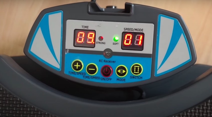 Das Display der Skandika Home 500 Vibrationsplatte mutet etwas altbacken an.