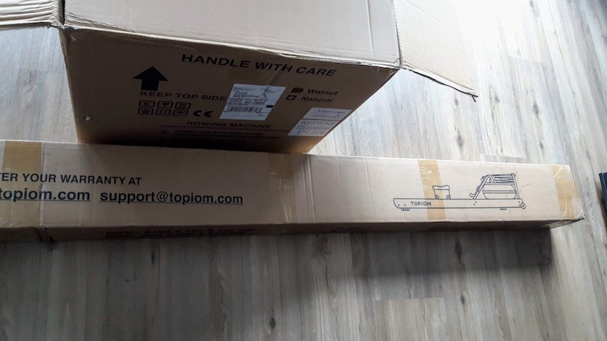 Geliefert wird das Topiom Wasser-Rudergerät in 2 Kartons.